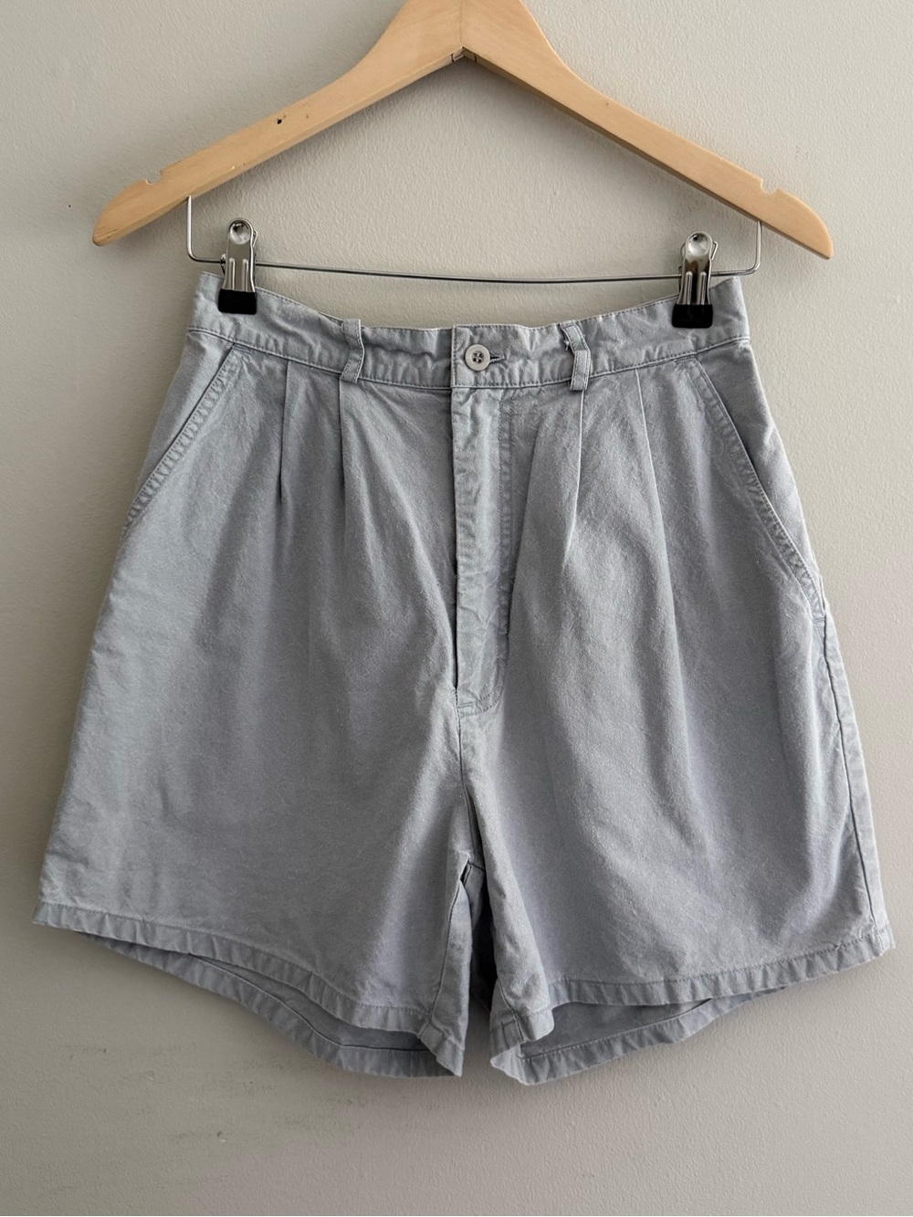 LL Bean Vintage Pleated High Waisted Womens Shorts 27” waist - Picture 2 of 5